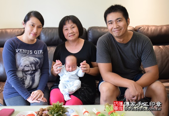 孫寶寶(台北萬華區到府嬰兒寶寶滿月剃頭理髮、免費到府嬰兒剃胎毛儀式吉祥話)。到府剃頭剃胎毛主持、專業拍照、DVD光碟、證書。★購買「臍帶章、肚臍章、胎毛筆刷印章」贈送：剃頭、收涎、抓周，三選一。2015.10.18 照片3